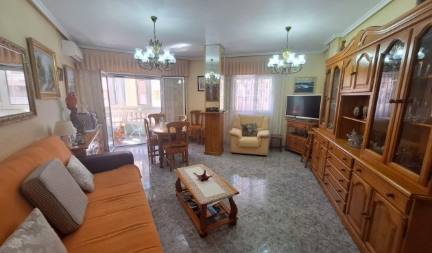 Apartment - Återförsäljning - Torrevieja - Playa de los Locos