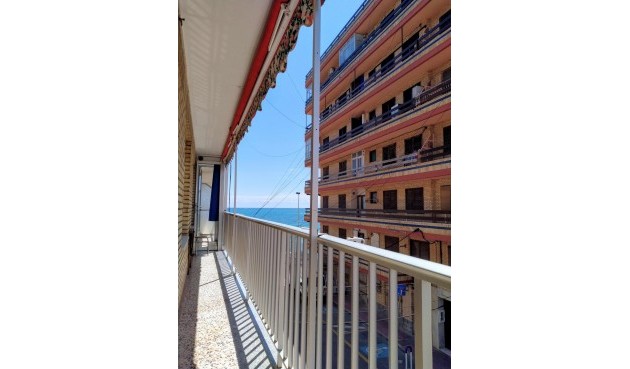 Apartment - Återförsäljning - Torrevieja - Playa De Los Naufragos