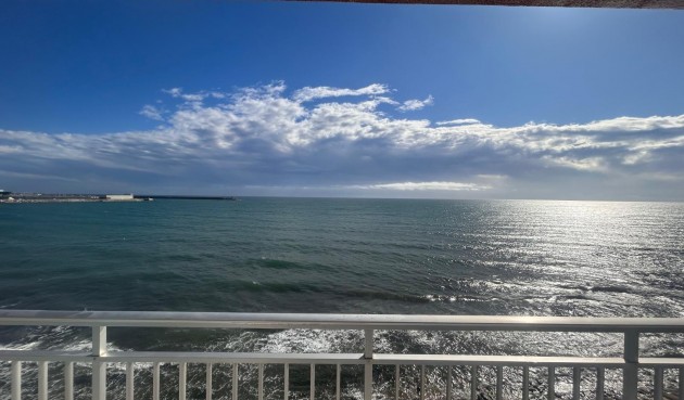 Apartment - Återförsäljning - Torrevieja - Playa De Los Naufragos