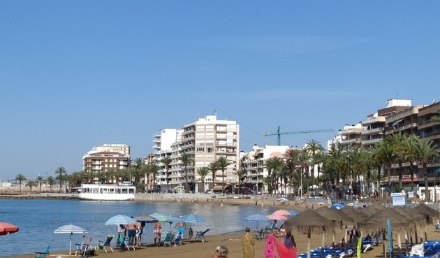 Apartment - Återförsäljning - Torrevieja - PLAYA DEL CURA - CENTRO