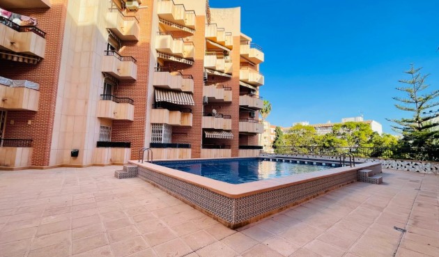 Apartment - Återförsäljning - Torrevieja - Playa del Cura