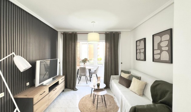 Apartment - Återförsäljning - Torrevieja - Playa del Cura