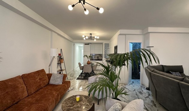 Apartment - Återförsäljning - Torrevieja - Playa del Cura