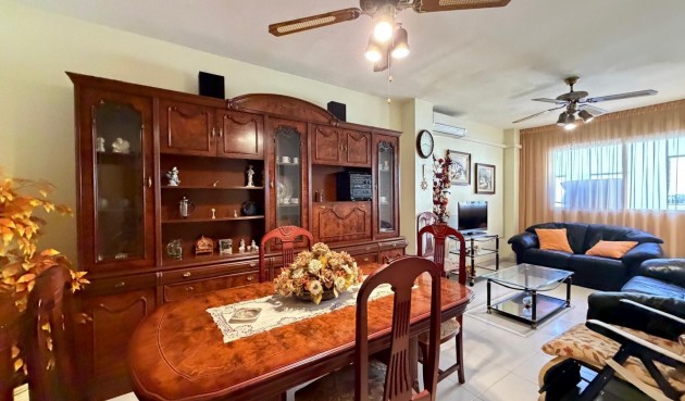 Apartment - Återförsäljning - Torrevieja - Playa del Cura