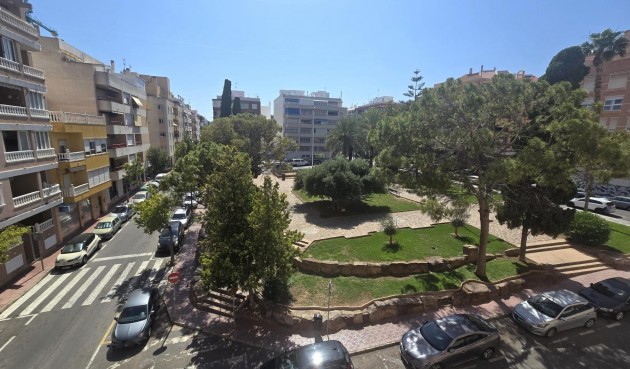 Apartment - Återförsäljning - Torrevieja - Playa del Cura