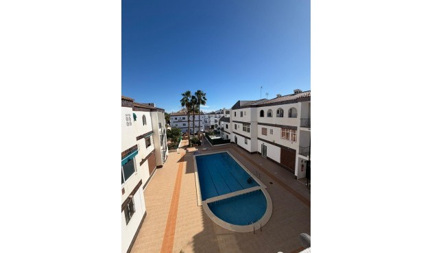 Apartment - Återförsäljning - Torrevieja - Punta Prima