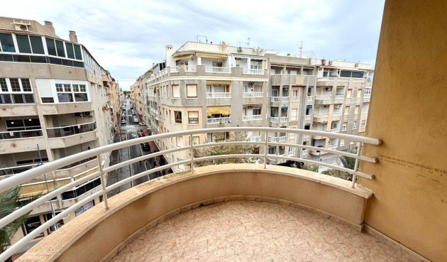 Apartment - Återförsäljning - Torrevieja - Torrevieja