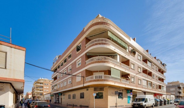 Apartment - Återförsäljning - Torrevieja - Torrevieja