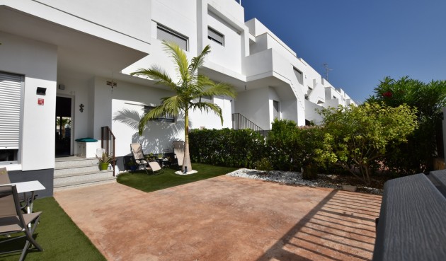 Apartment - Återförsäljning - Vistabella Golf Entre Naranjos - Inland