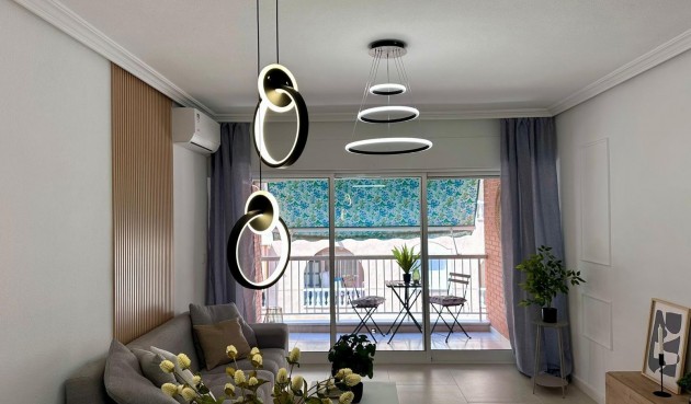 Apartment - Brukt - Torrevieja - Estacion De Autobuses