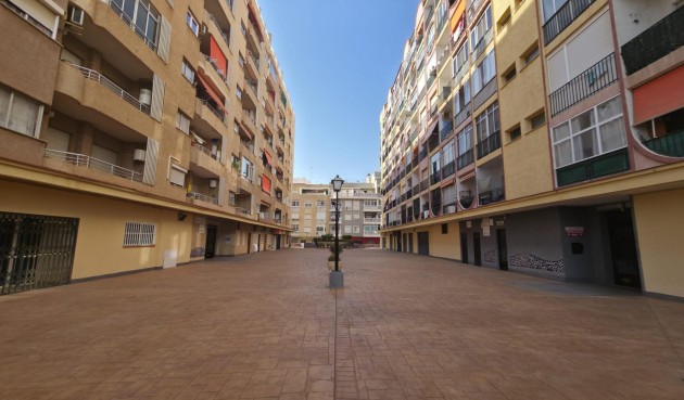 Apartment - Brukt - Torrevieja - Playa del Cura
