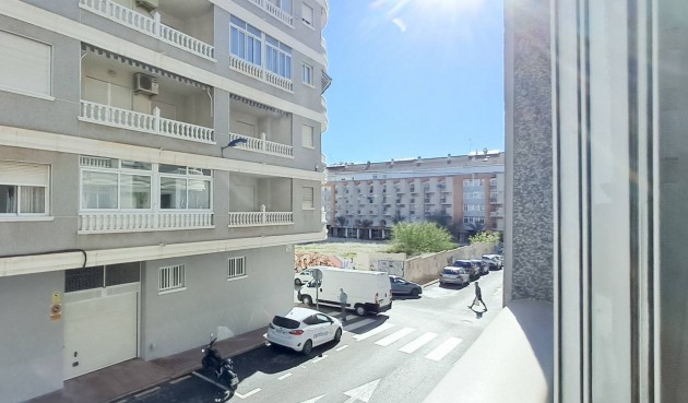 Apartment - Resale - Torrevieja - BO-73495
