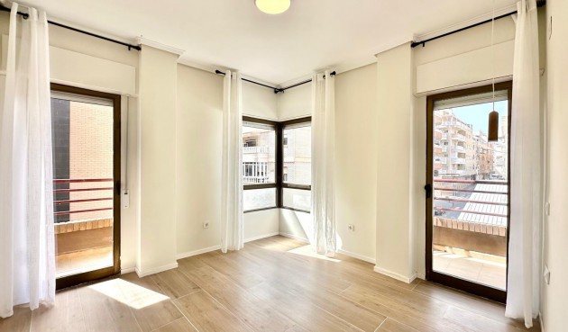Apartment - Resale - Torrevieja - Centro