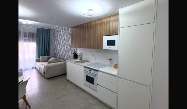 Apartment - Resale - Torrevieja - Playa del Cura