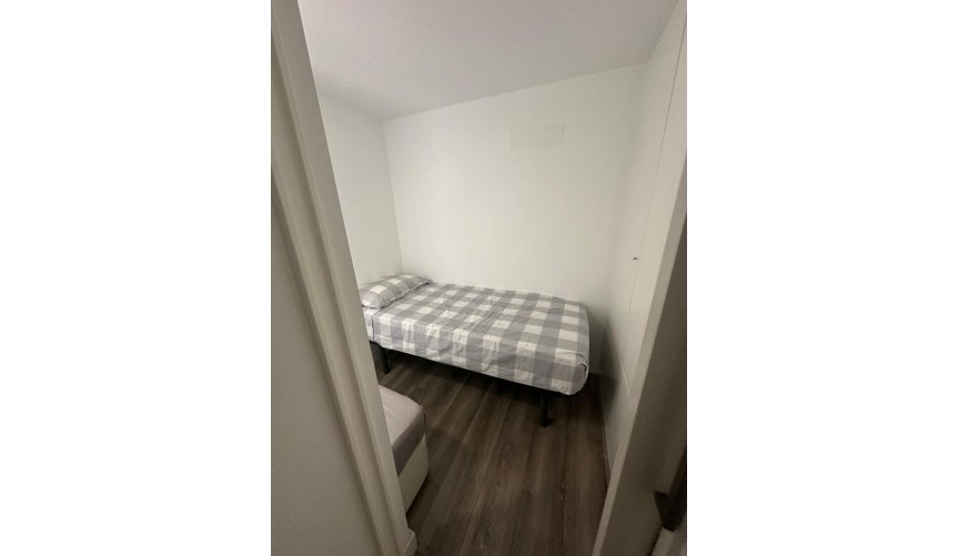 Återförsäljning - Apartment -
Alicante - La Albufereta