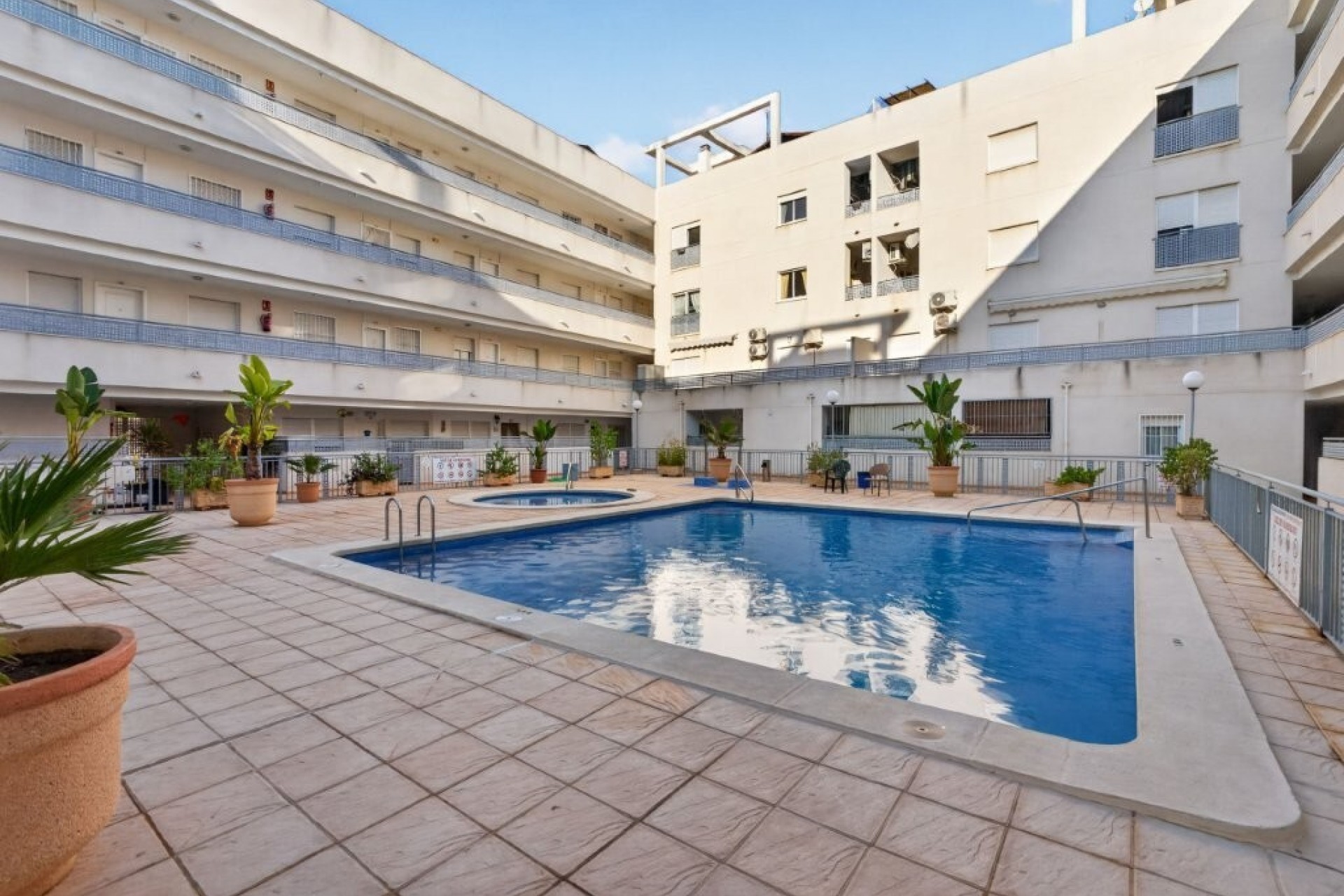 Återförsäljning - Apartment -
Almoradí - Costa Blanca