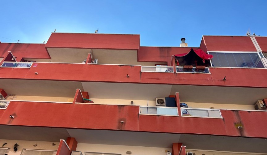 Återförsäljning - Apartment -
Almoradí - Inland