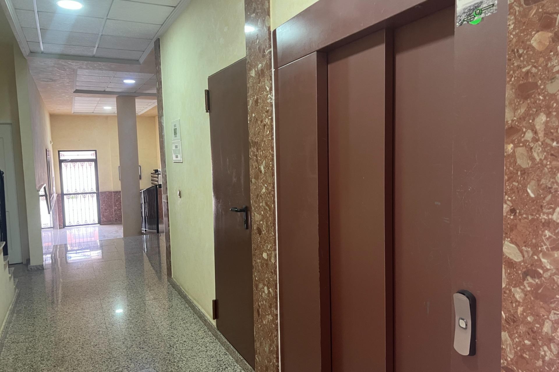 Återförsäljning - Apartment -
Dolores - Comunidad Valenciana