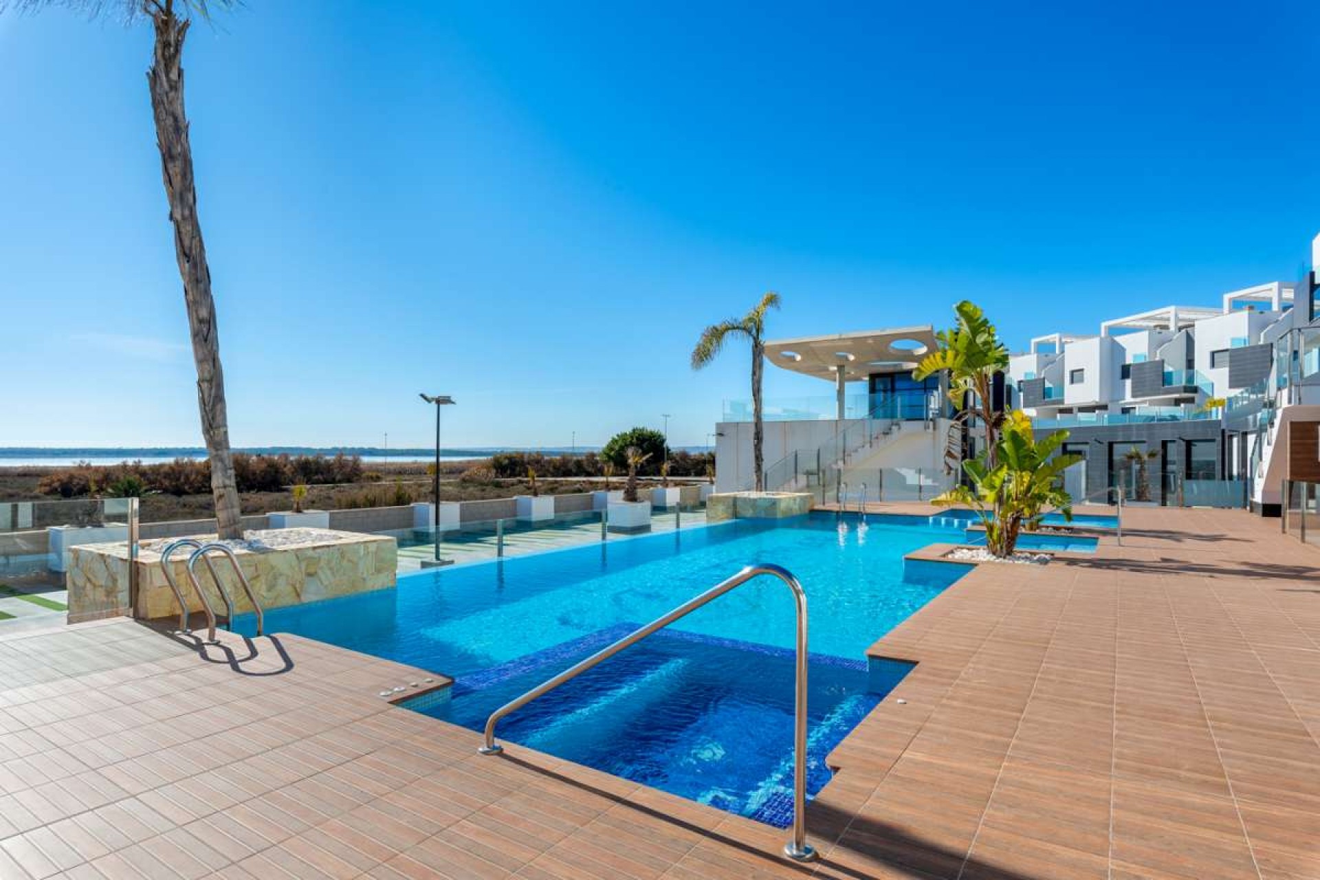 Återförsäljning - Apartment -
El Raso - Costa Blanca