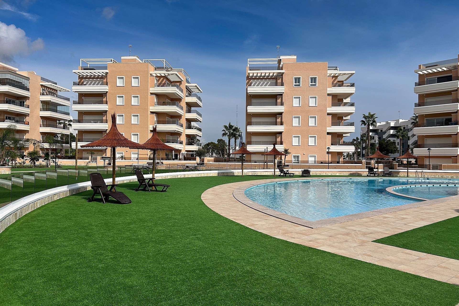 Återförsäljning - Apartment -
El Raso - Costa Blanca