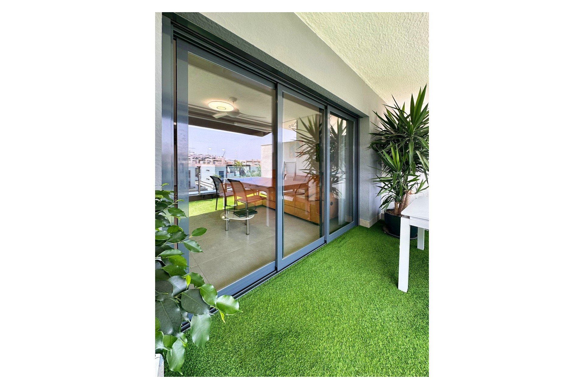 Återförsäljning - Apartment -
Guardamar del Segura - Costa Blanca