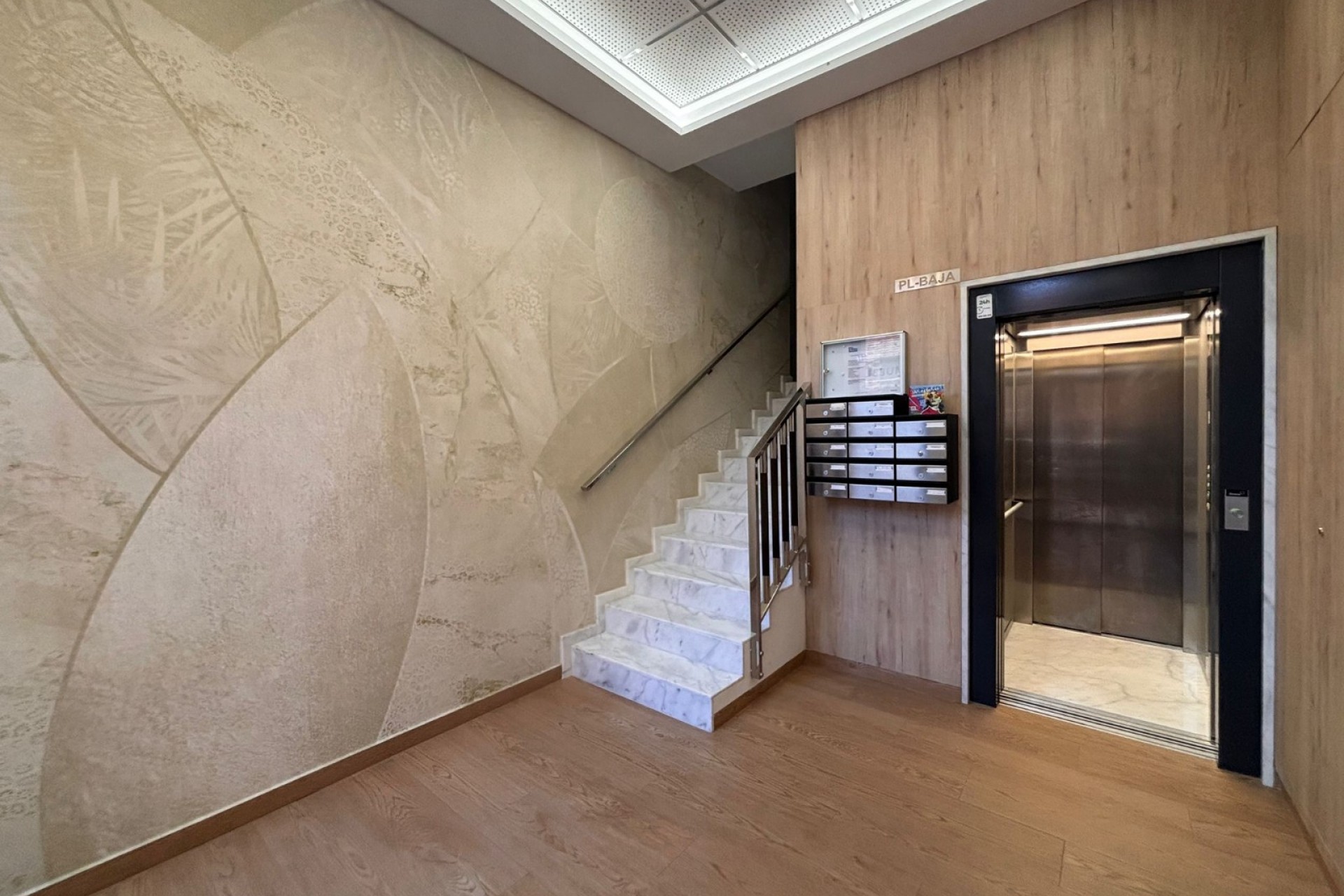 Återförsäljning - Apartment -
Guardamar del Segura - Costa Blanca