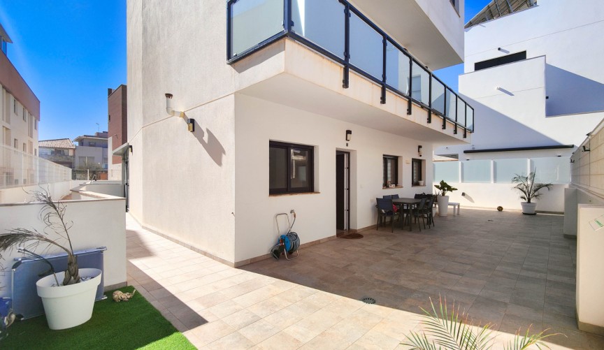 Återförsäljning - Apartment -
Guardamar del Segura - Costa Blanca