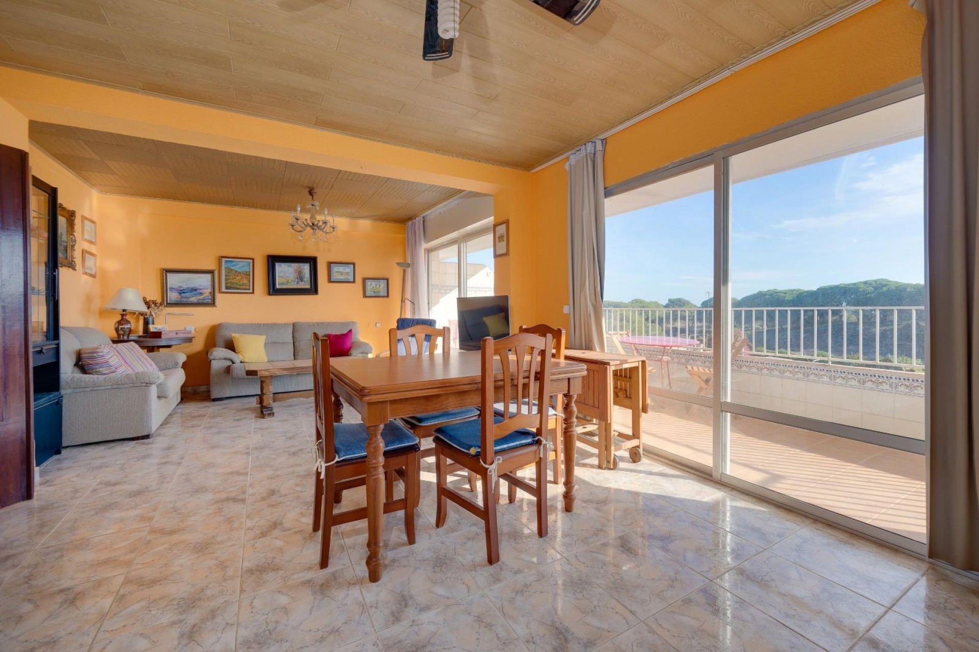 Återförsäljning - Apartment -
Guardamar del Segura - Pinomar