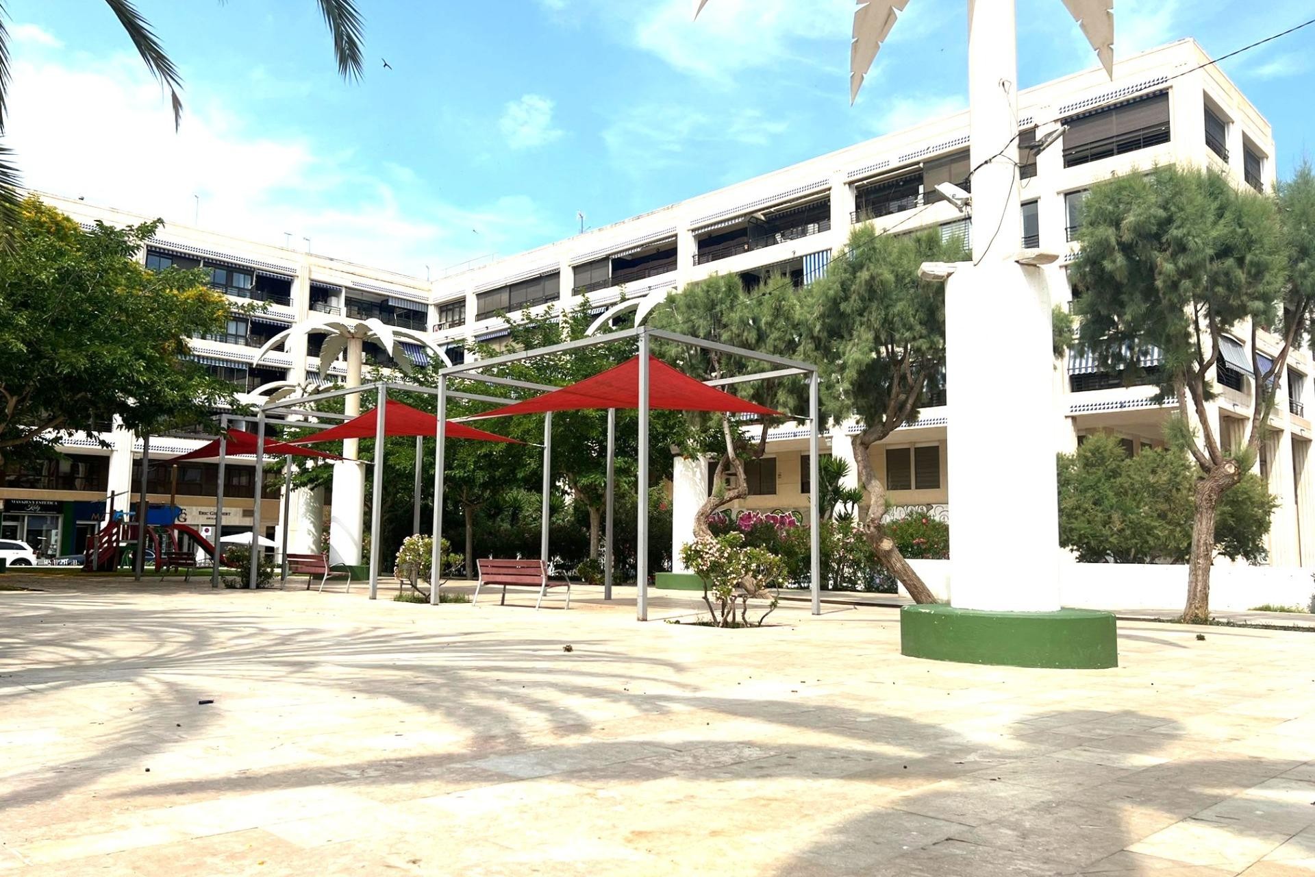 Återförsäljning - Apartment -
Guardamar del Segura - Pueblo