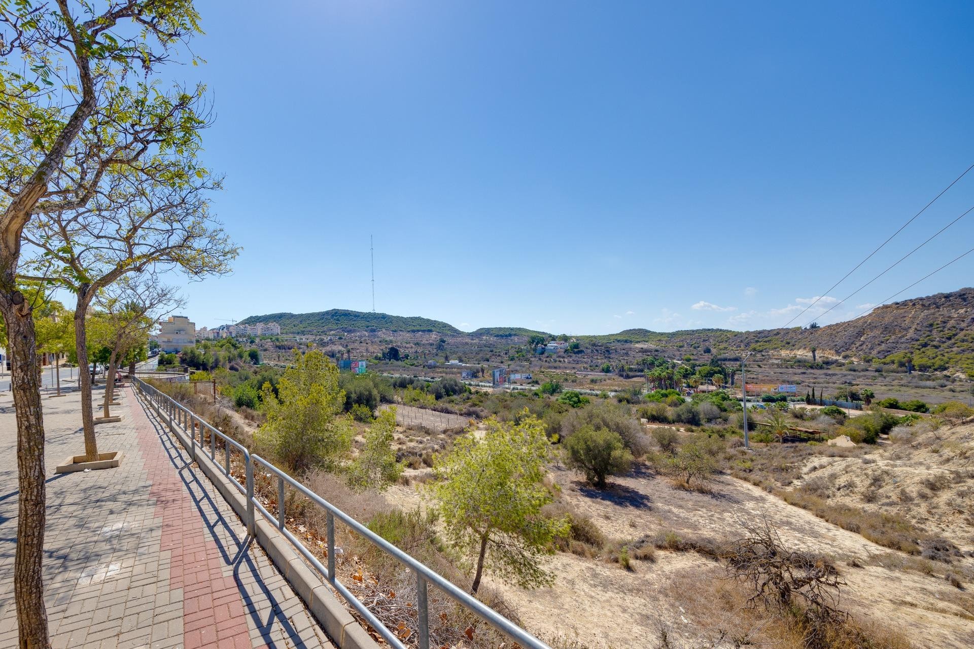 Återförsäljning - Apartment -
Guardamar del Segura - Pueblo