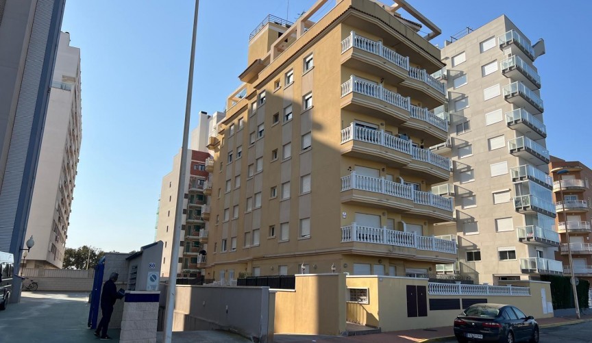 Återförsäljning - Apartment -
Guardamar del Segura - Puerto Deportivo