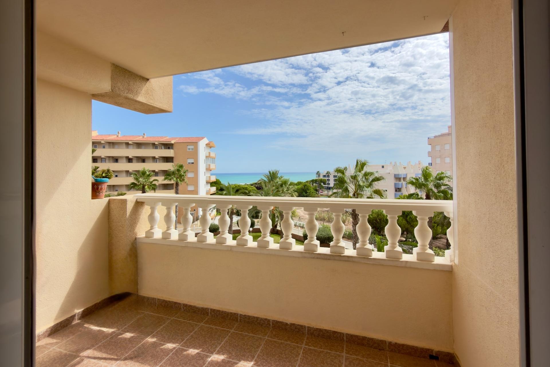 Återförsäljning - Apartment -
Guardamar del Segura - Urbanizaciones