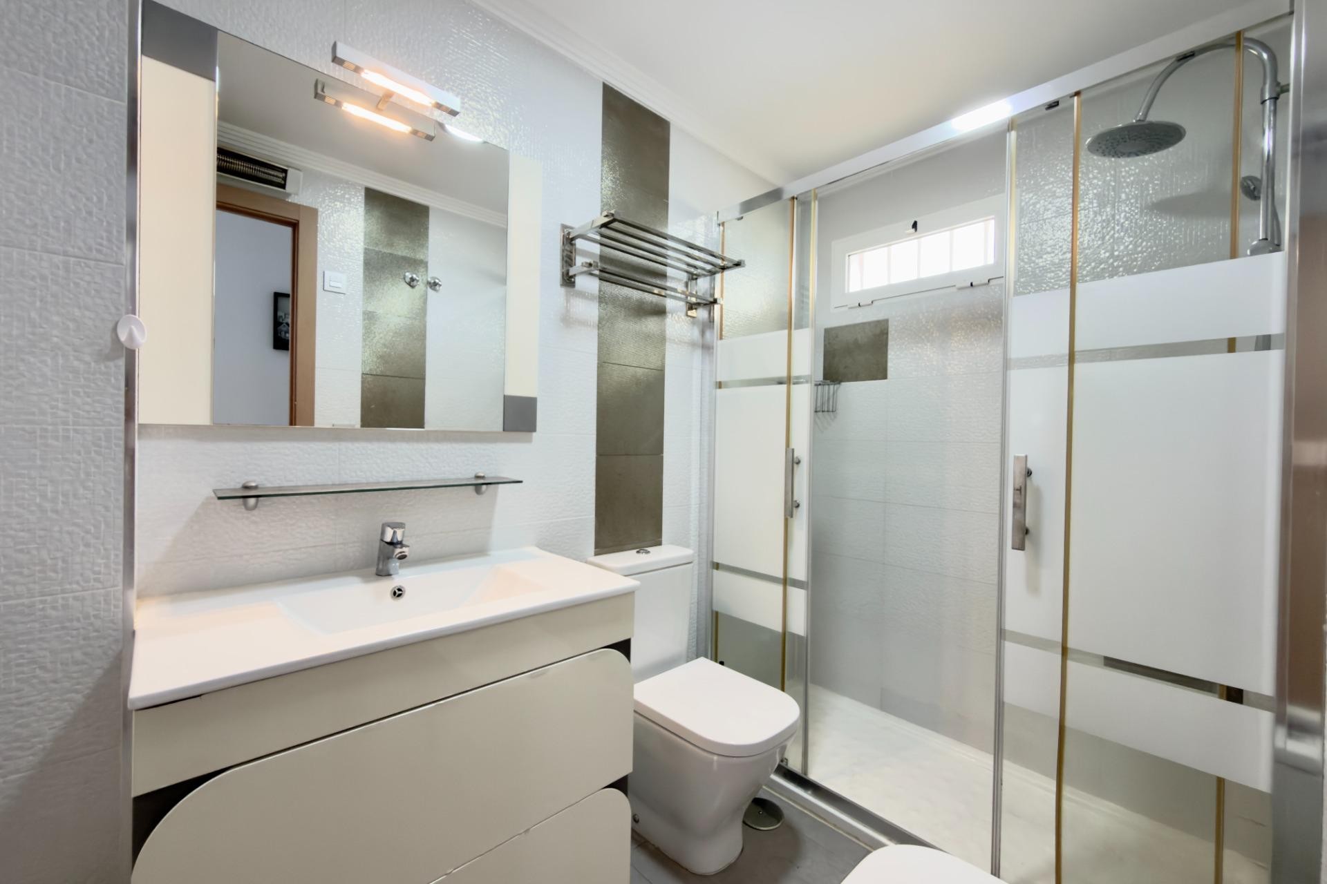 Återförsäljning - Apartment -
Guardamar del Segura - Urbanizaciones