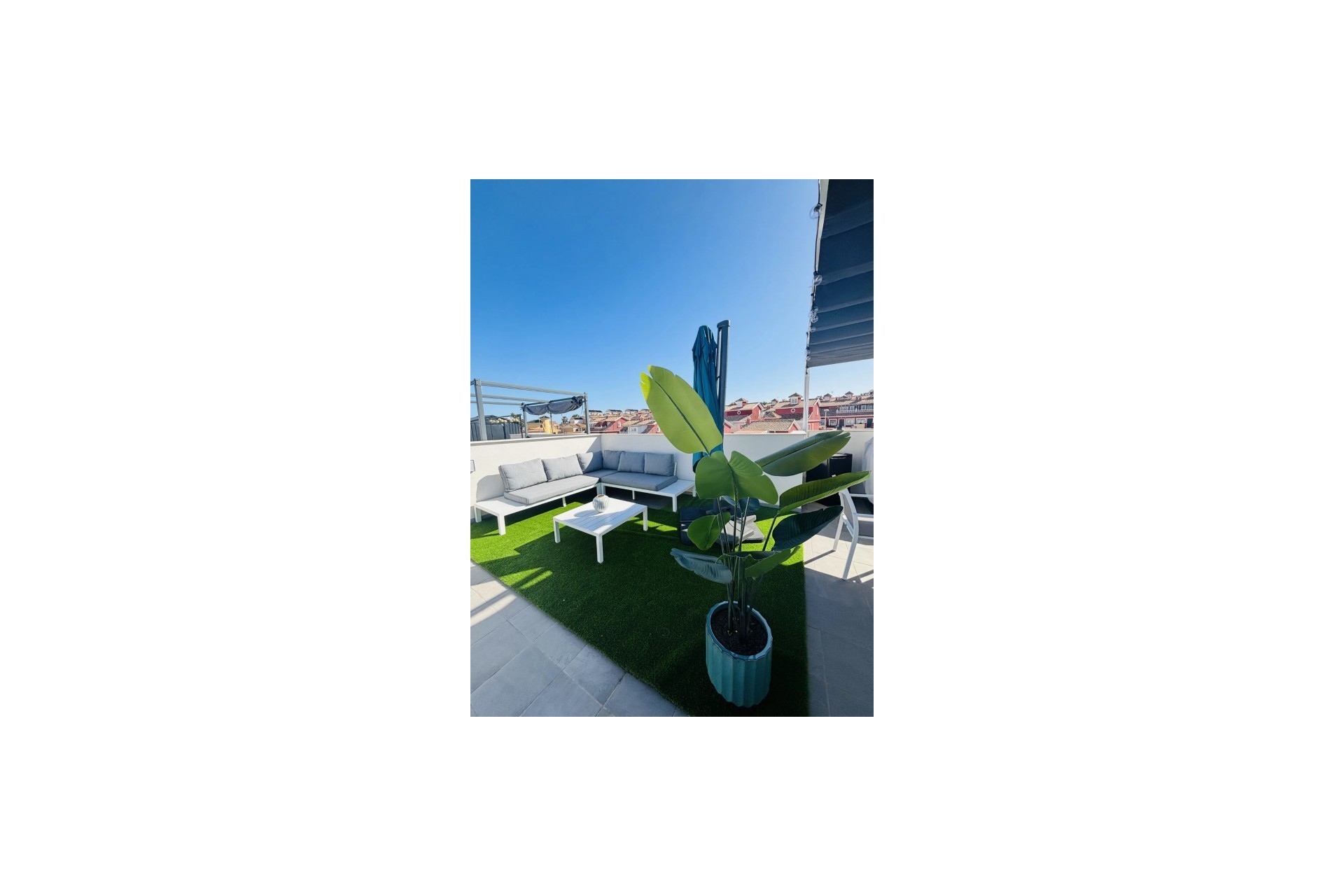 Återförsäljning - Apartment -
Las Filipinas - Inland