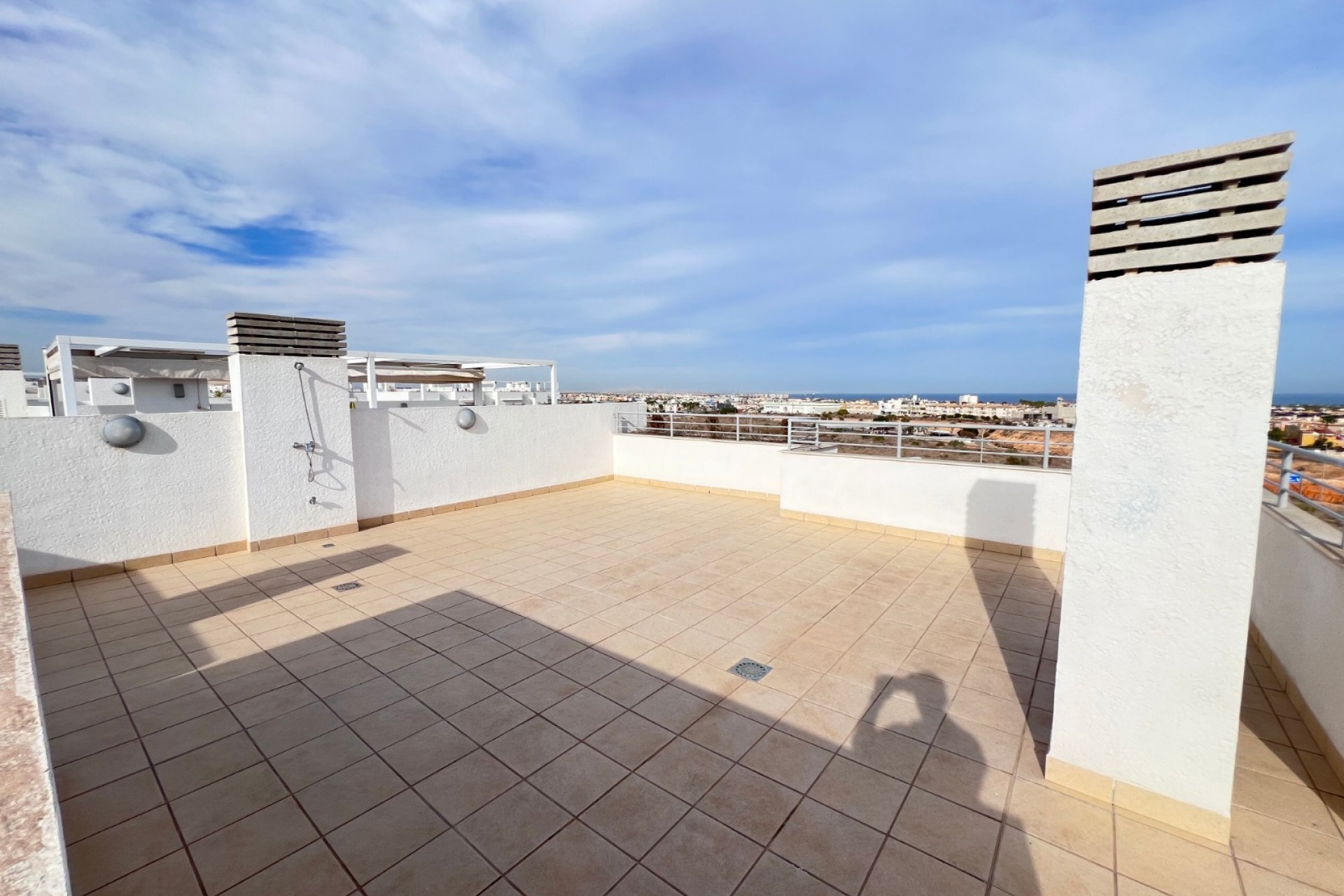 Återförsäljning - Apartment -
Lomas De Campoamor - Inland