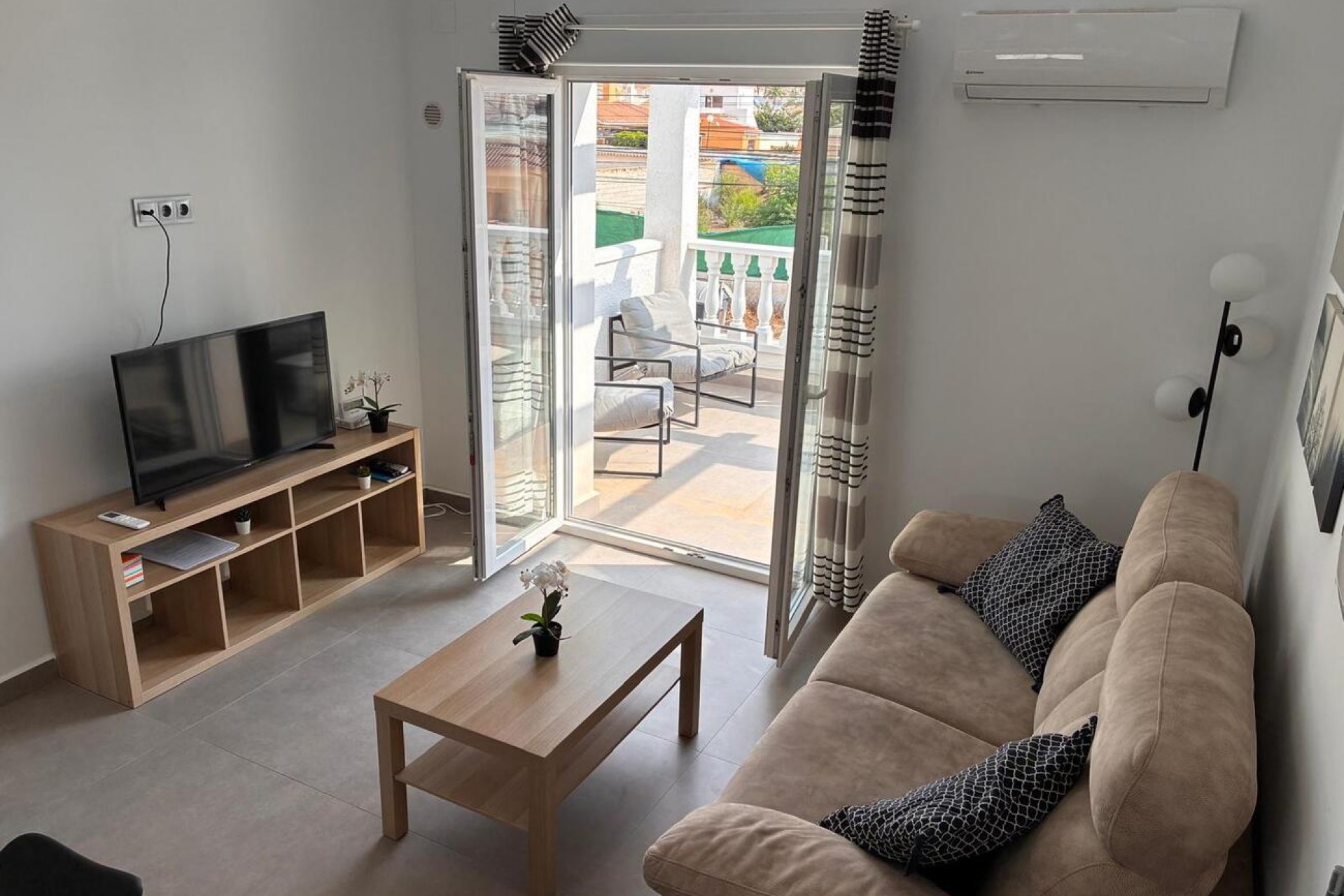 Återförsäljning - Apartment -
Los Almendros (Orihuela-Costa) - Costa Blanca