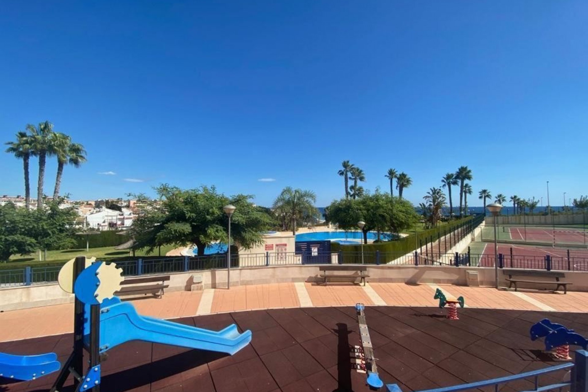 Återförsäljning - Apartment -
Mil Palmeras - Costa Blanca