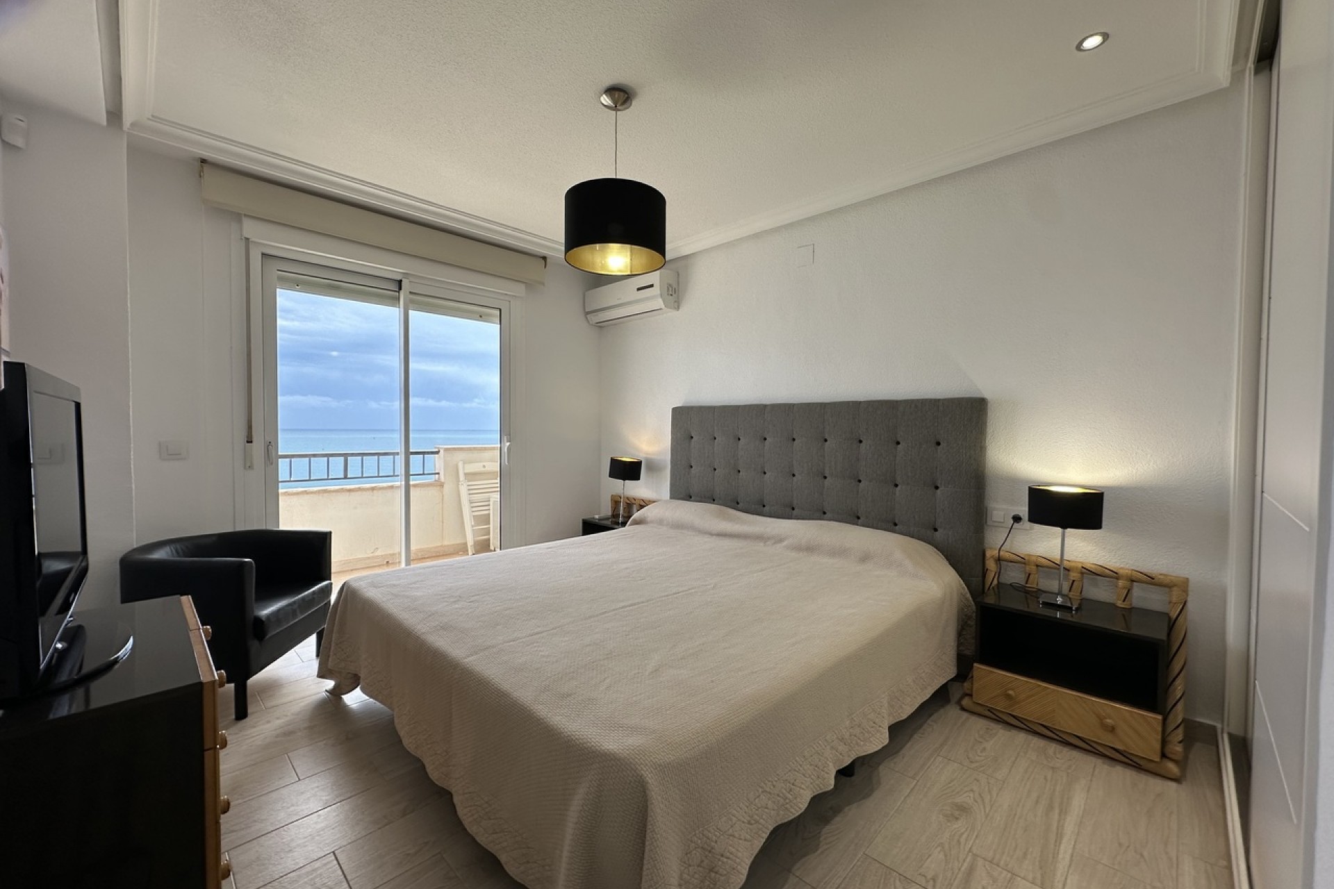 Återförsäljning - Apartment -
Mil Palmeras - Costa Blanca