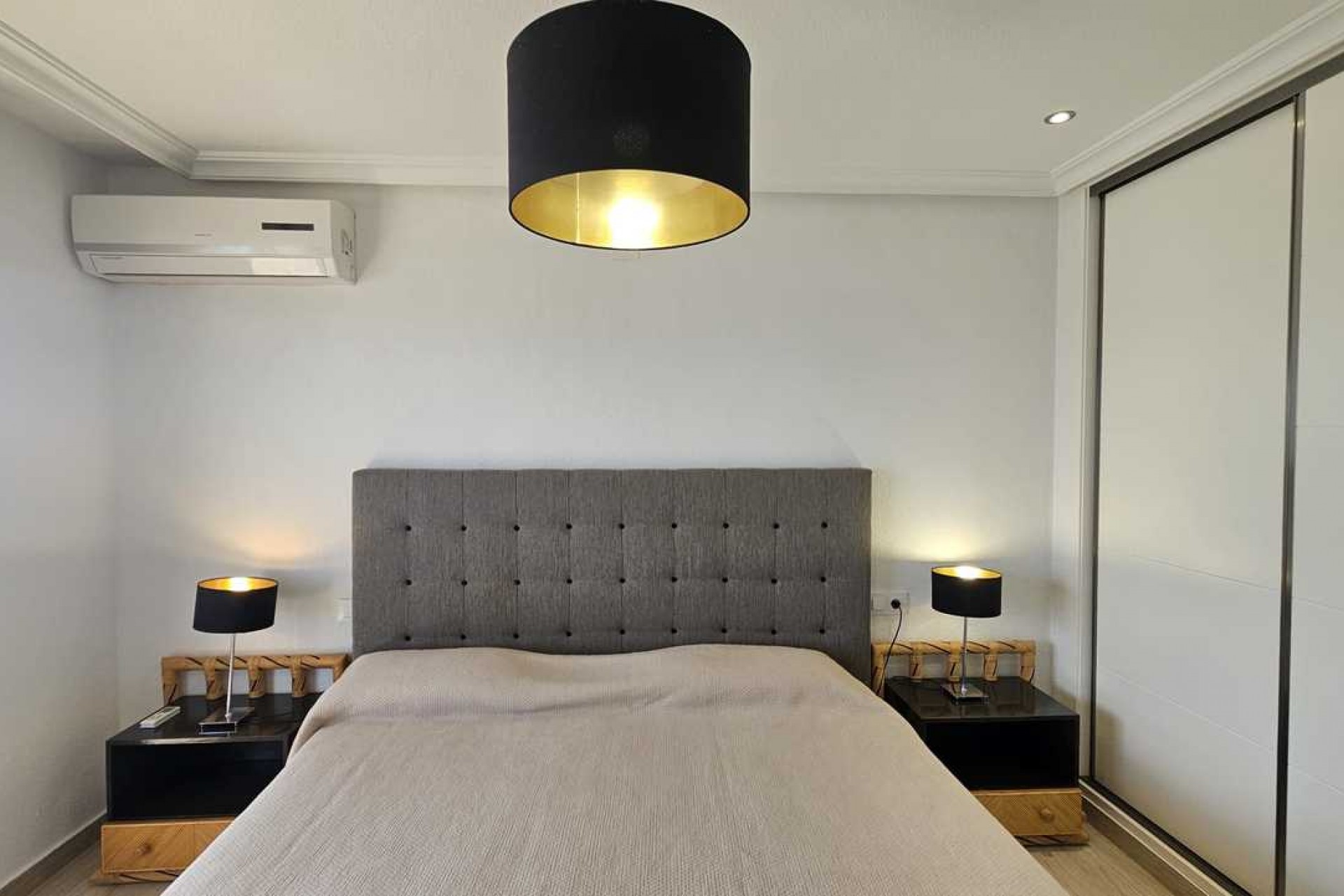 Återförsäljning - Apartment -
Mil Palmeras - Costa Blanca