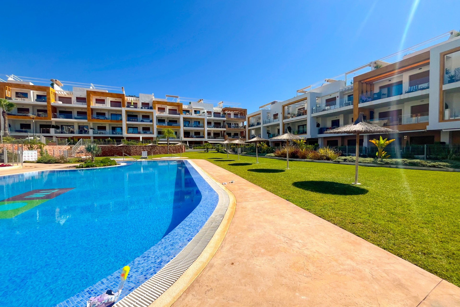 Återförsäljning - Apartment -
Orihuela Costa - Costa Blanca