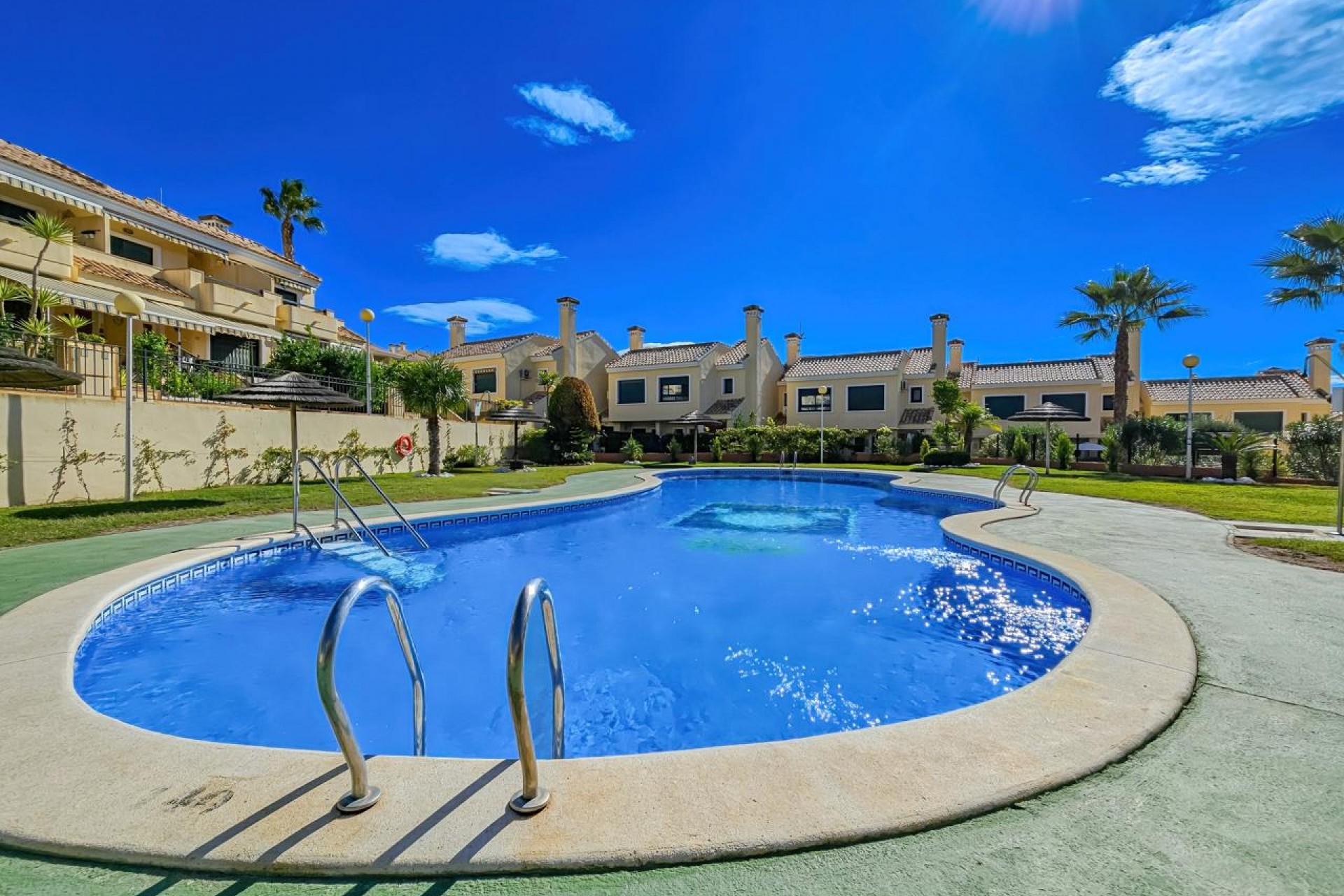 Återförsäljning - Apartment -
Orihuela Costa - Costa Blanca