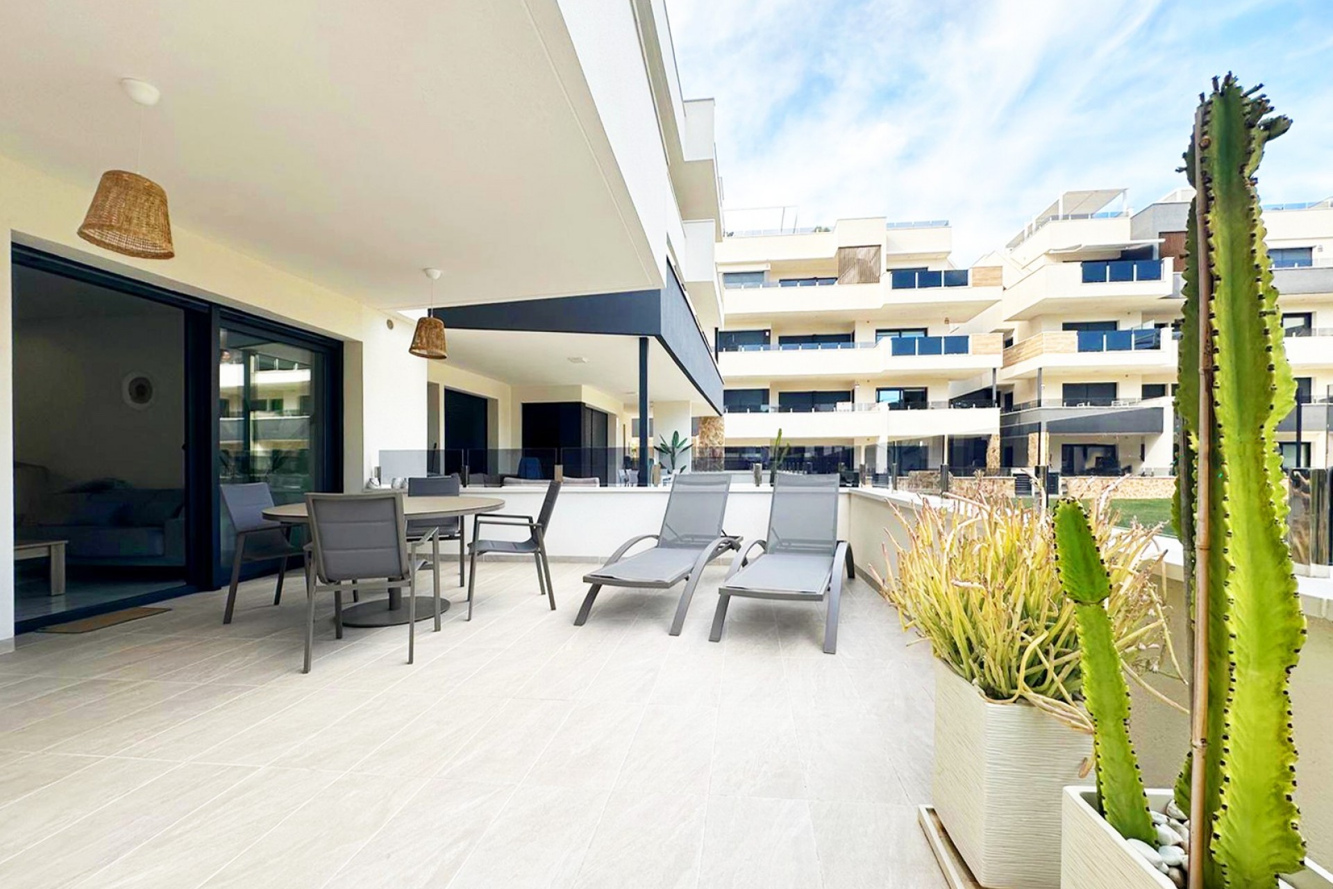 Återförsäljning - Apartment -
Orihuela Costa - Costa Blanca