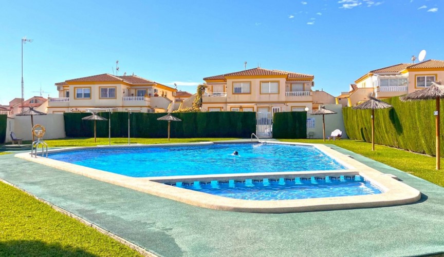 Återförsäljning - Apartment -
Orihuela Costa - Costa Blanca