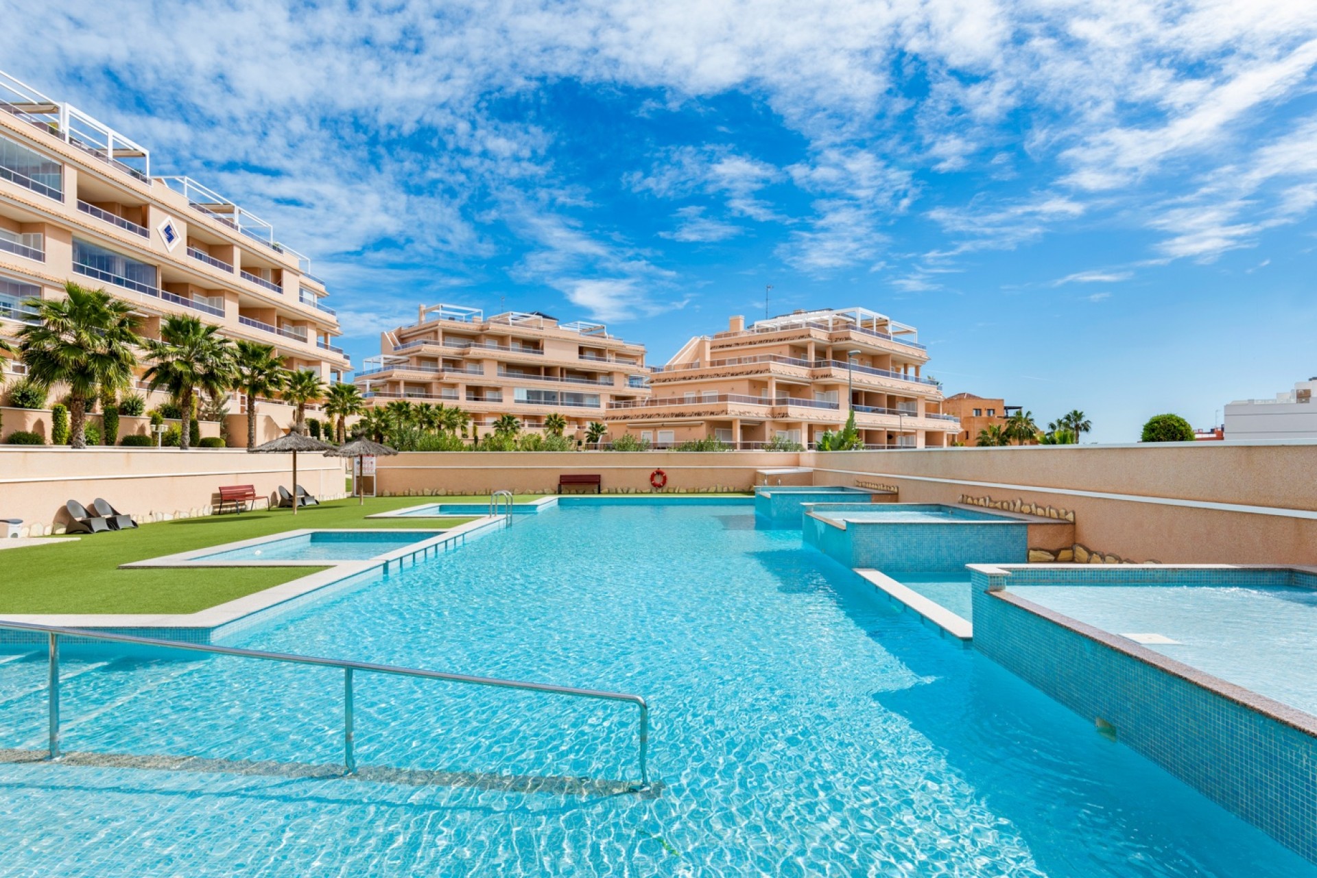 Återförsäljning - Apartment -
Orihuela Costa - Costa Blanca