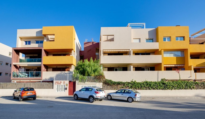 Återförsäljning - Apartment -
Orihuela Costa - Costa Blanca