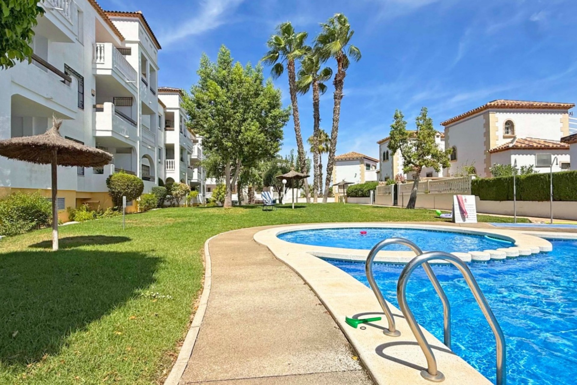 Återförsäljning - Apartment -
Orihuela Costa - Costa Blanca