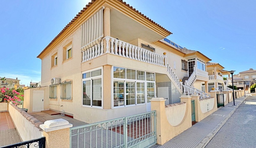 Återförsäljning - Apartment -
Orihuela Costa - Costa Blanca