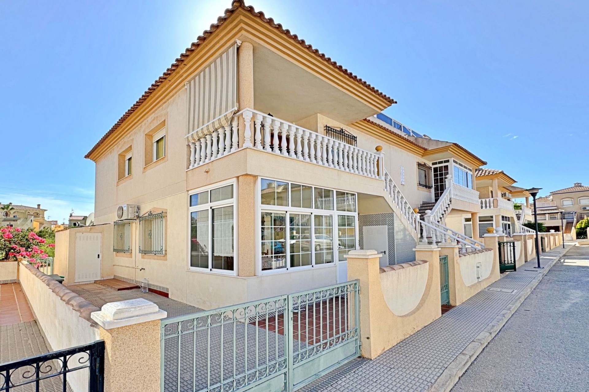 Återförsäljning - Apartment -
Orihuela Costa - Costa Blanca