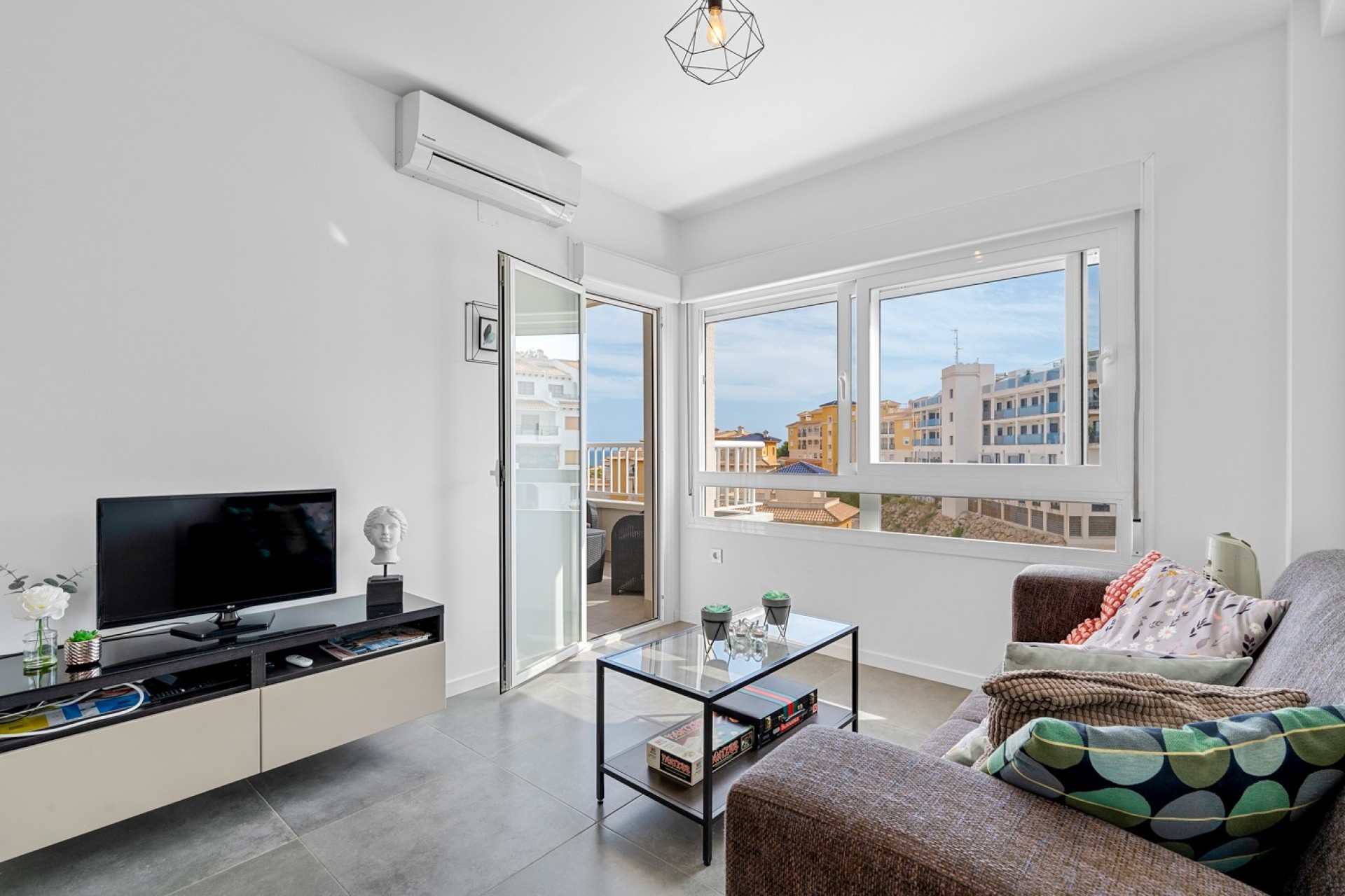 Återförsäljning - Apartment -
Orihuela Costa - Costa Blanca