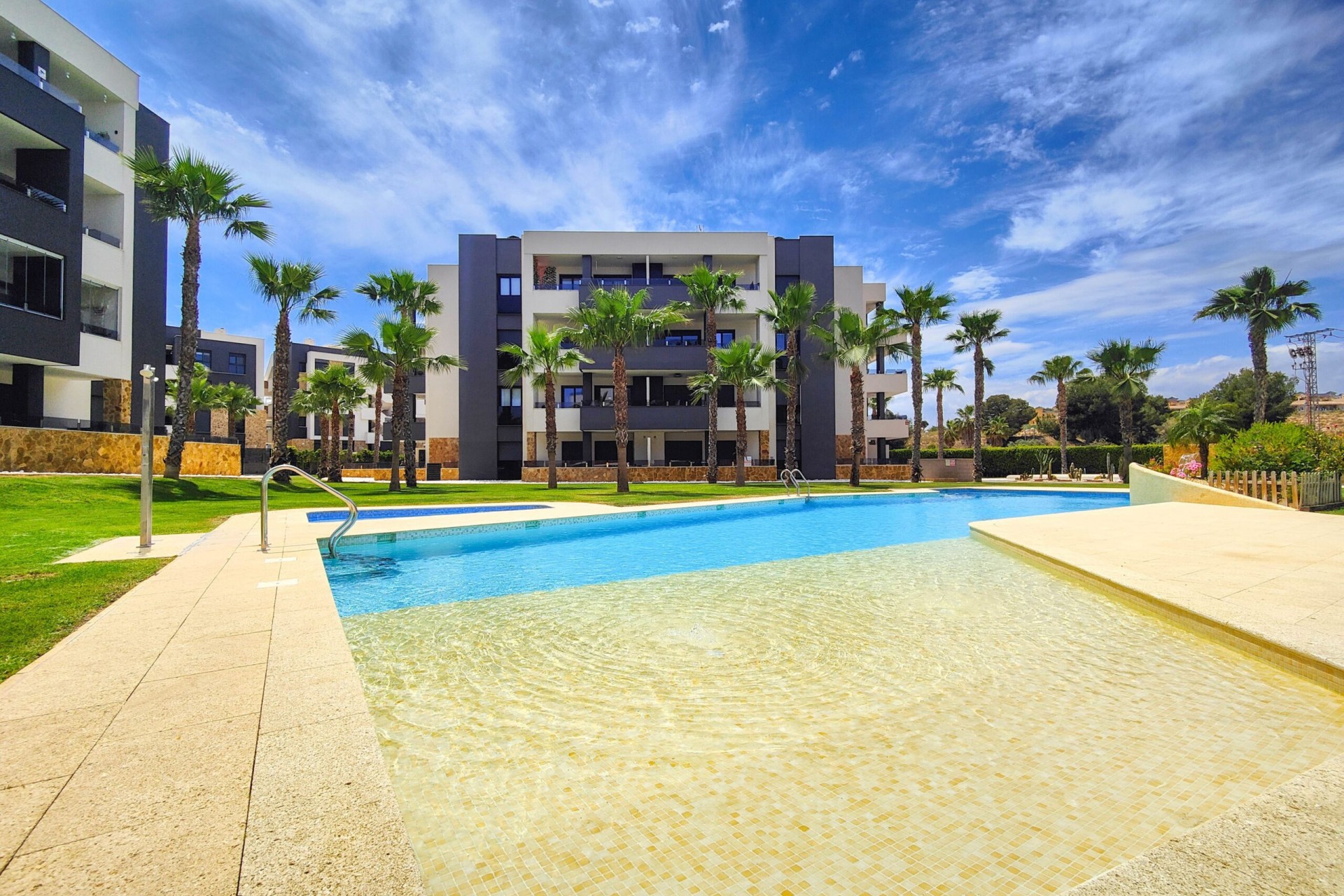 Återförsäljning - Apartment -
Orihuela Costa - Costa Blanca